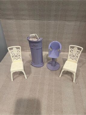 Barbie Vintage Grand Hotel Front Reception Podium Desk Dream House Chairs